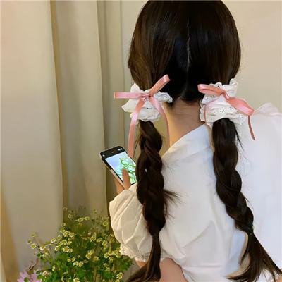 年轻女子